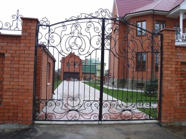 Кованые ворота
